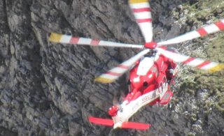 Escursionisti bloccati sul Corno Grande, salvati da "Drago 158"