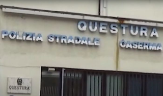 Aggressione e danni in Questura: un tunisino denunciato dopo il rifiuto di pagare il conto