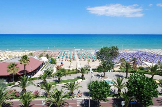 Alba Adriatica, mare eccellente: stagione balneare al via con acque pulite