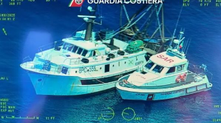 Paura al largo di Giulianova: peschereccio imbarca acqua, salvi i tre membri dell’equipaggio
