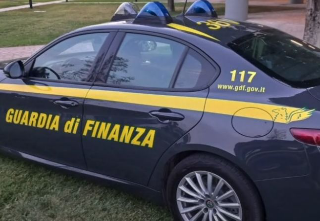 Colonnella, scoperta casa a luci rosse: sequestrato l’immobile, tre denunce