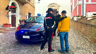 Atri, dal “like” alla truffa: svuotati i conti con la nuova task scam sui social