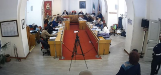 Giulianova, bagarre in consiglio comunale. Fdi: "Comportamenti inaccettabili"