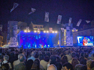 Teramo celebra Ivan Graziani: grande festa in piazza tra musica e ricordi